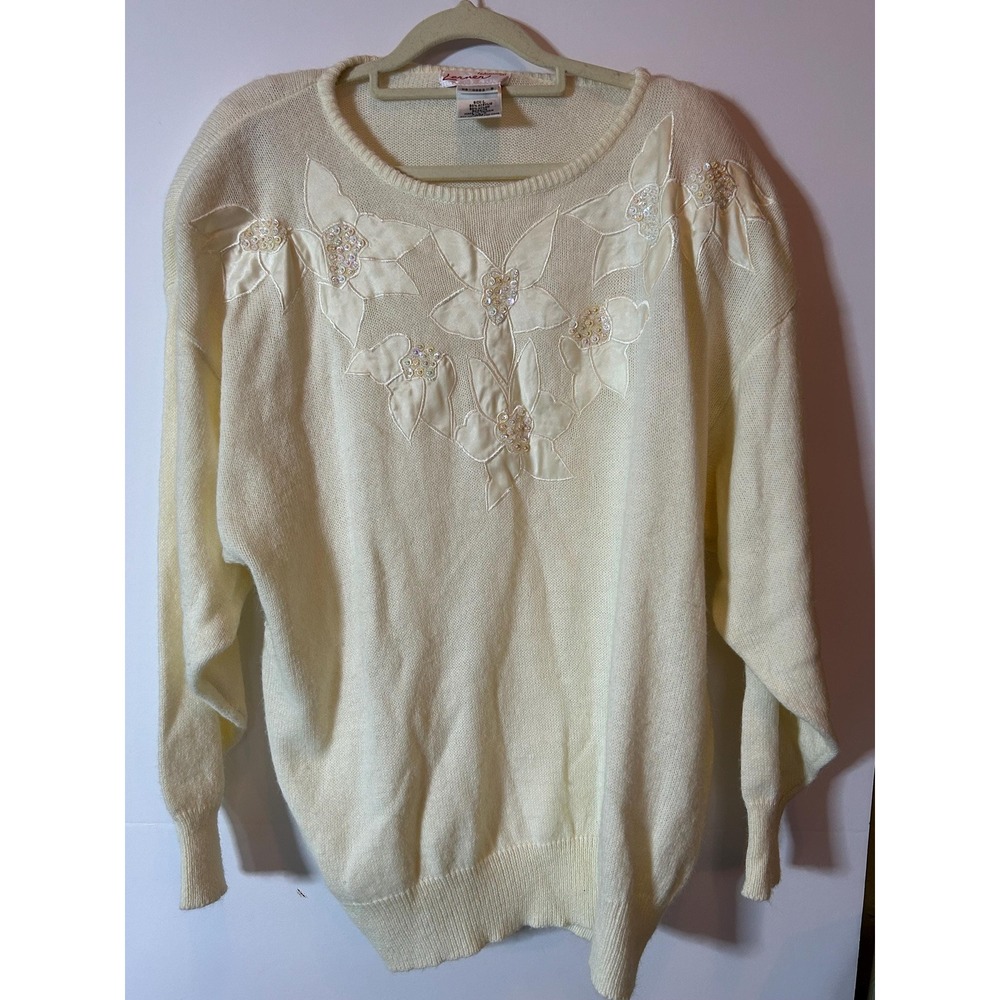 Vintage Lerner Woman design sweater with shoulder pads. Sz L